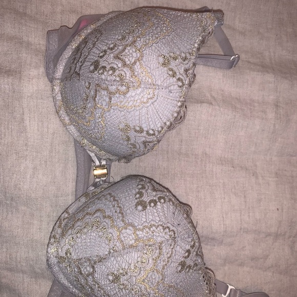 Bras - Picture 6 of 9